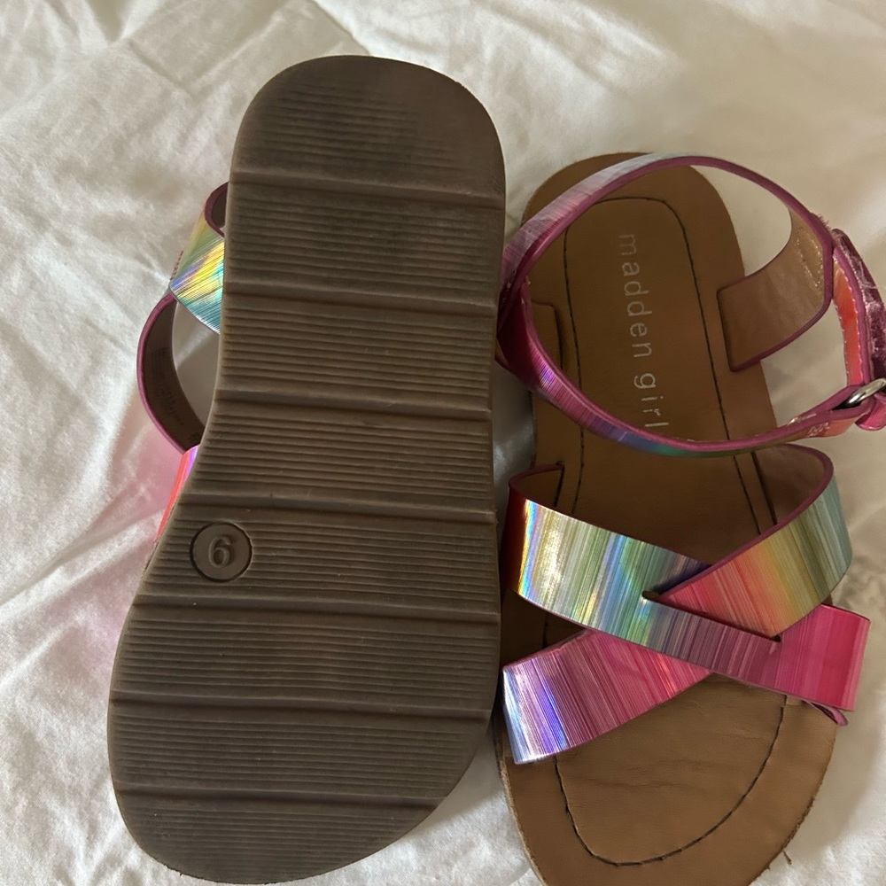 Sandals - Picture 4 of 5